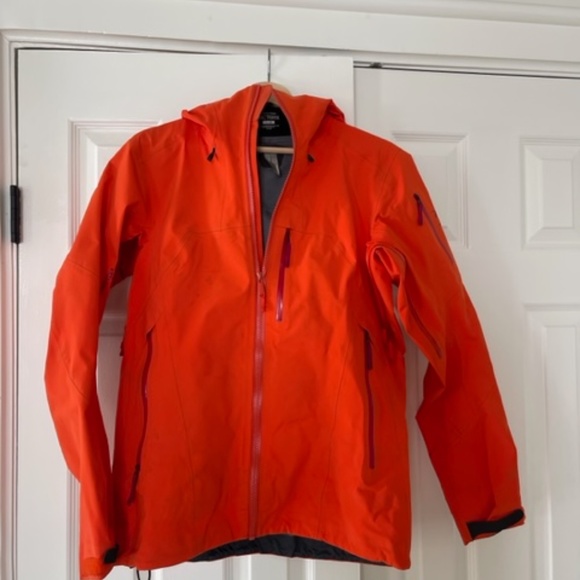 Arcteryx Beta SV - Picture 2 of 6